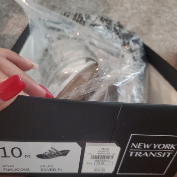 New York Transit Silver Wedge dress sandal sz 10 but fit runs small - Picture 5 of 5